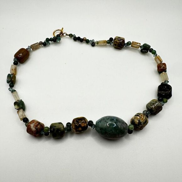 16” Agate stone and crystal accent beaded necklace! - Picture 9 of 11